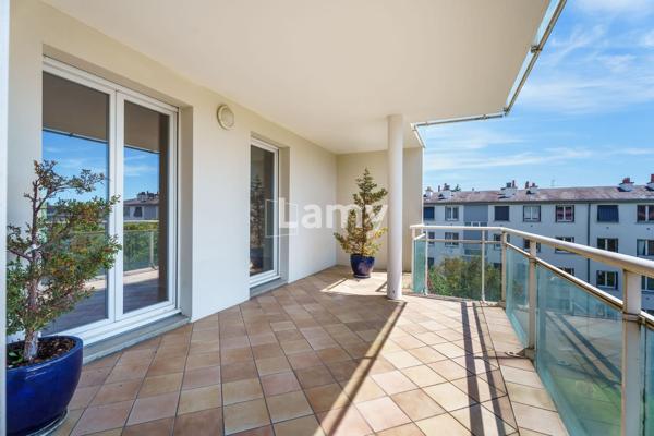 Parking + appartement