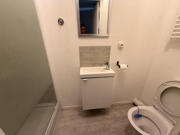 Location / Local Commercial