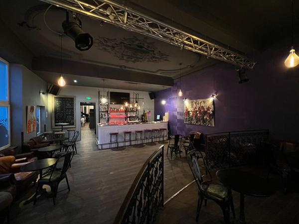 HOTEL A 1 h20 de PARIS GARE DE LYON !!