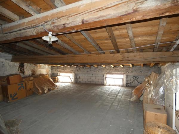 Maison de 187m², 4 chambres 3 salles de bain, avec cour de 20m²