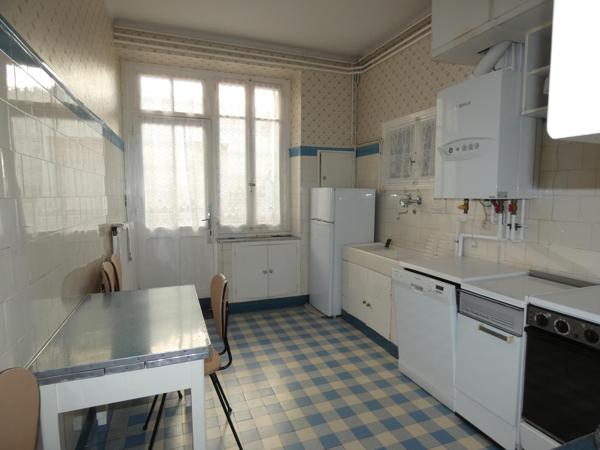 Maison de 187m², 4 chambres 3 salles de bain, avec cour de 20m²