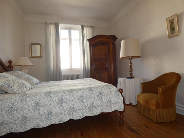 Maison de 187m², 4 chambres 3 salles de bain, avec cour de 20m²