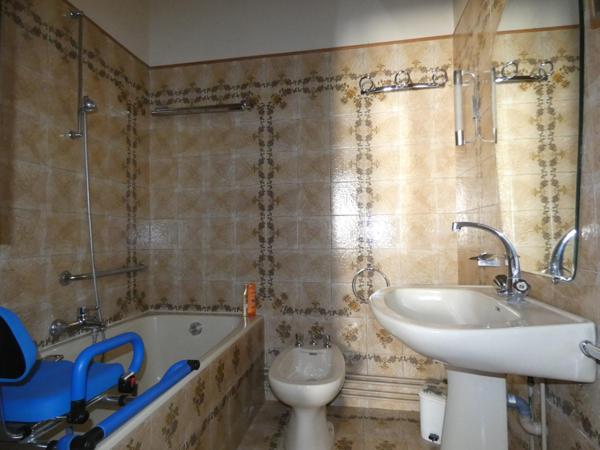 Maison de 187m², 4 chambres 3 salles de bain, avec cour de 20m²