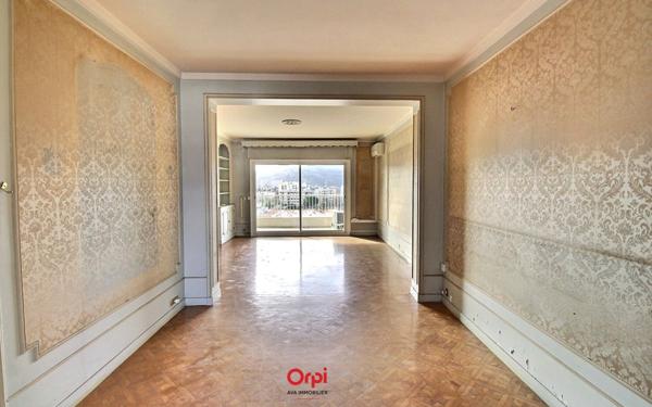 Appartement à vendre    4 pièces • 99,79 m2 Marseille 9