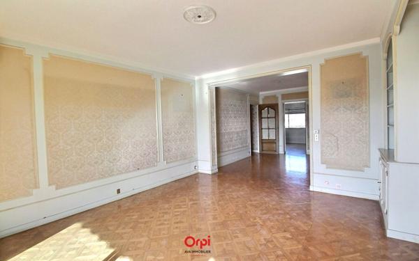 Appartement à vendre    4 pièces • 99,79 m2 Marseille 9