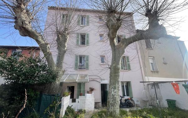 Immeuble à vendre    2 pièces • 350 m2 Toulon