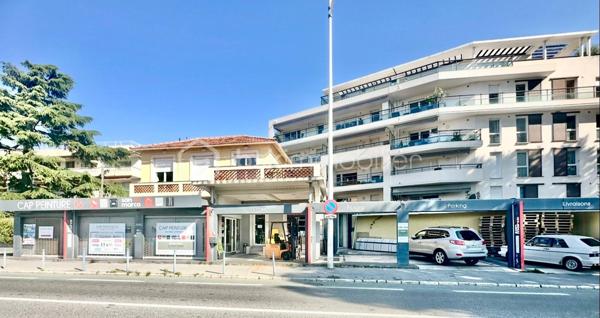 Local commercial de 300 m²