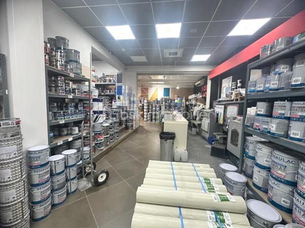 Local commercial de 300 m²
