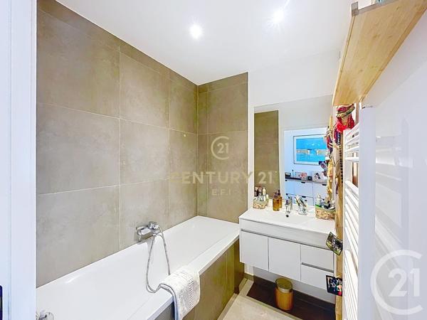 Appartement F4 à vendre  4 pièces - 82 m2 NOISY LE GRAND - 93