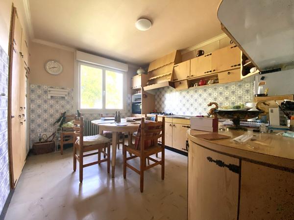 Maison à vendre à Vannes secteur gare 4 chambres sous-sol complet