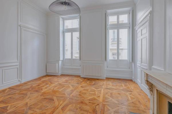 APPARTEMENT T2 - HYPER CENTRE - RUE AUGUSTE COMTE