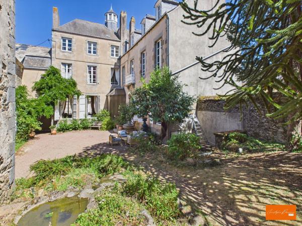 Magnifique demeure de prestige avec jardin a Mayenne