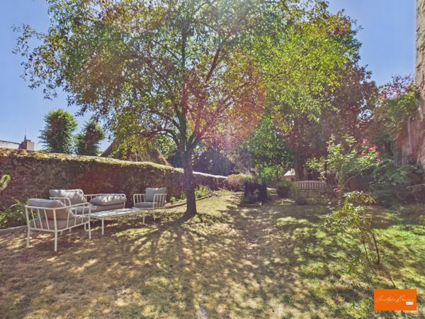Magnifique demeure de prestige avec jardin a Mayenne