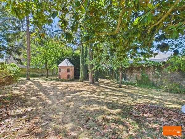 Magnifique demeure de prestige avec jardin a Mayenne
