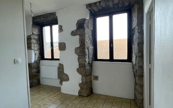 Appartement à louer    3 pièces •  Joyeuse