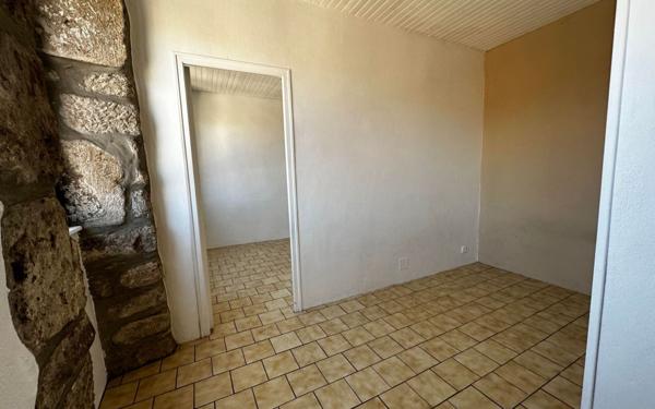 Appartement à louer    3 pièces •  Joyeuse