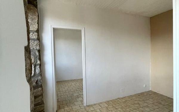 Appartement à louer    3 pièces •  Joyeuse