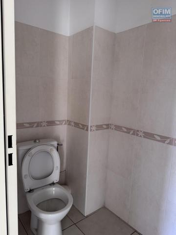 A louer bel appartement F2 sur la résidence COQUELICOTS 1 à Sainte Clotilde.