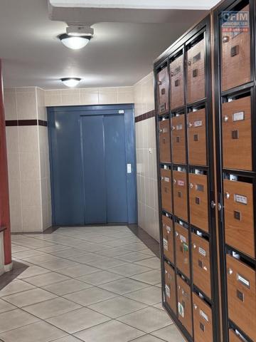 A louer bel appartement F2 sur la résidence COQUELICOTS 1 à Sainte Clotilde.
