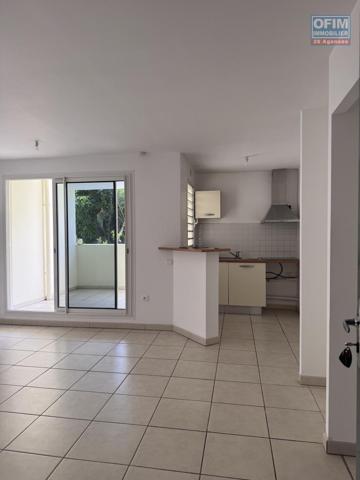 A louer bel appartement F2 sur la résidence COQUELICOTS 1 à Sainte Clotilde.
