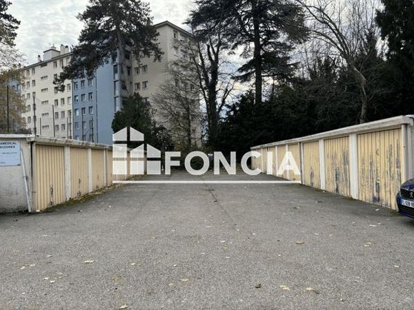 Location Parking 15 m² - 3 CHEM. DE CHARRIERE BLANCHE Ecully 69130