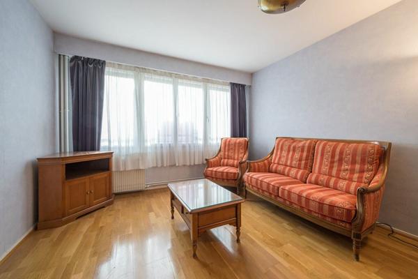 Appartement à vendre    3 pièces • 80 m2 Maubeuge