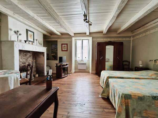 Maison La Mothe St Héray, La mothe saint heray 79800