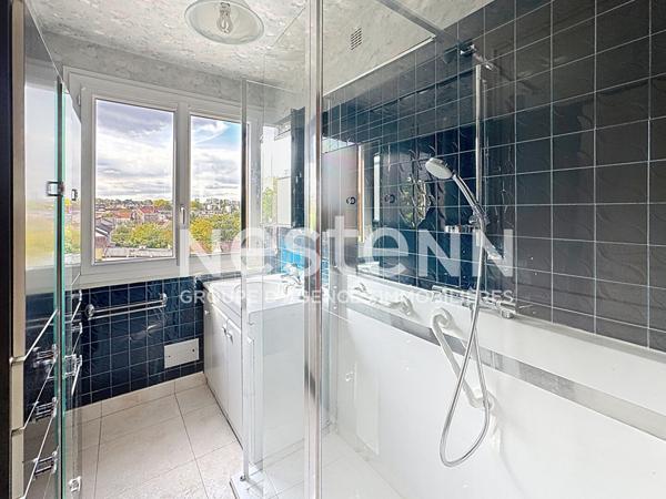 Appartement Viry Chatillon 3 pièce(s) 64.68 m2, cave, box, 2 chambres, balcon, lumineux