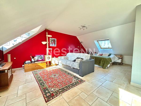 Nestenn Igny - Maison familiale de Prestige lumineuse de 250m², Secteur Palaiseau/Pileu, 6 chambres, bureau, double séjour avec accès terrasse/jardin, garage, sous-sol total, proche des commerces et transports