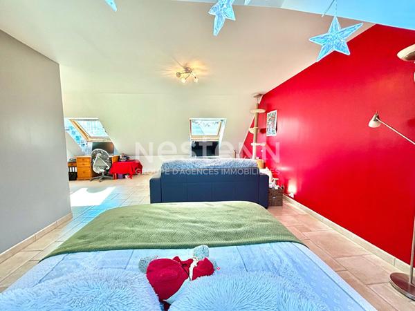 Nestenn Igny - Maison familiale de Prestige lumineuse de 250m², Secteur Palaiseau/Pileu, 6 chambres, bureau, double séjour avec accès terrasse/jardin, garage, sous-sol total, proche des commerces et transports