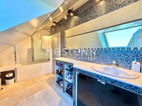 Nestenn Igny - Maison familiale de Prestige lumineuse de 250m², Secteur Palaiseau/Pileu, 6 chambres, bureau, double séjour avec accès terrasse/jardin, garage, sous-sol total, proche des commerces et transports