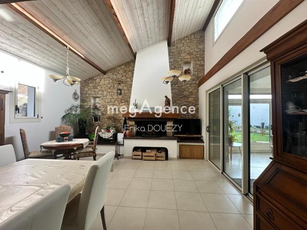 Maison à MAULEVRIER, 49360 - 7 pièces 215m²