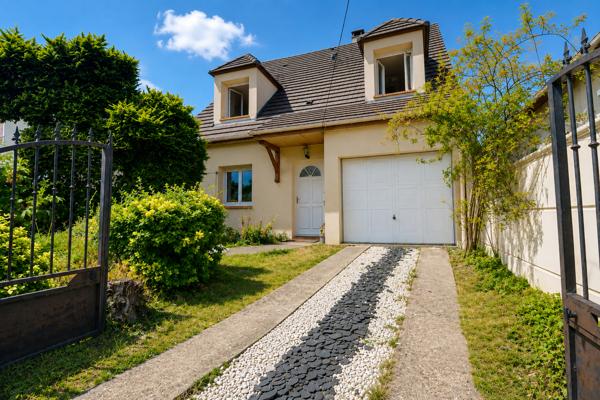 Maison familiale de 4 chambres avec dépendance, garage et fort potentiel d'évolution à Tremblay-en-France