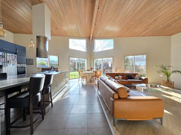 Maison 4 pièce(s) 142 m2 Lacanau de Mios