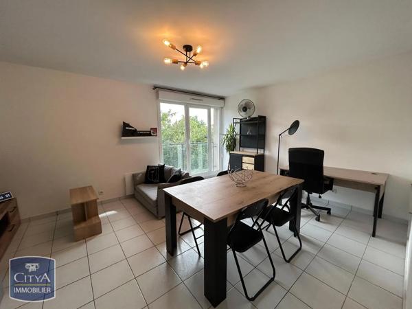 Appartement à louer 3 pièces 64.01m² Tours (37200)