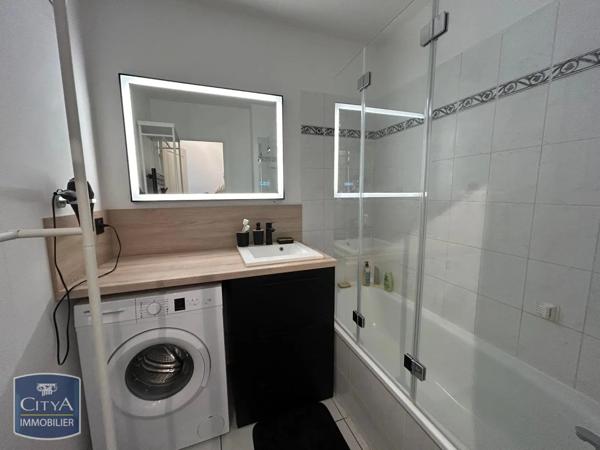 Appartement à louer 3 pièces 64.01m² Tours (37200)