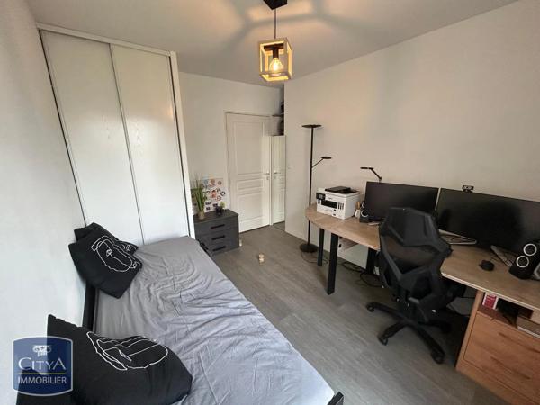 Appartement à louer 3 pièces 64.01m² Tours (37200)