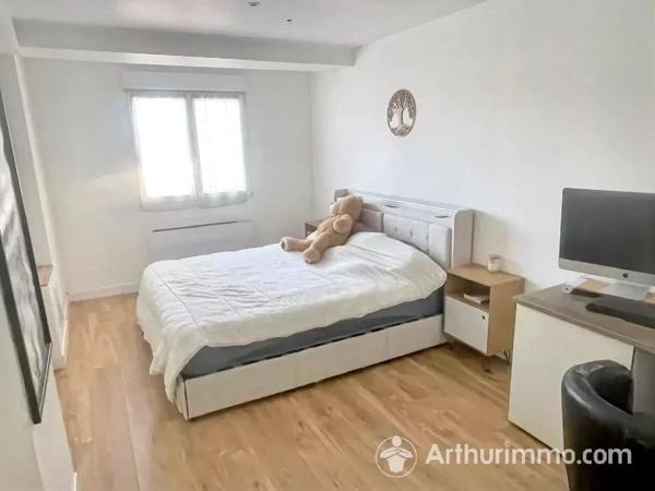 Vente                                                      Maison
                        
                     5 pièces                      135 m2                     à Bians-les-Usiers