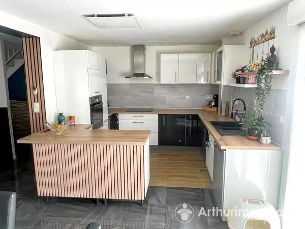 Vente                                                      Maison
                        
                     5 pièces                      135 m2                     à Bians-les-Usiers