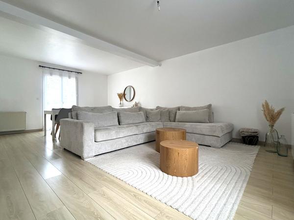 Maison individuelle Vert Saint Denis 6 pièces 140 m2 avec chambre au RDC