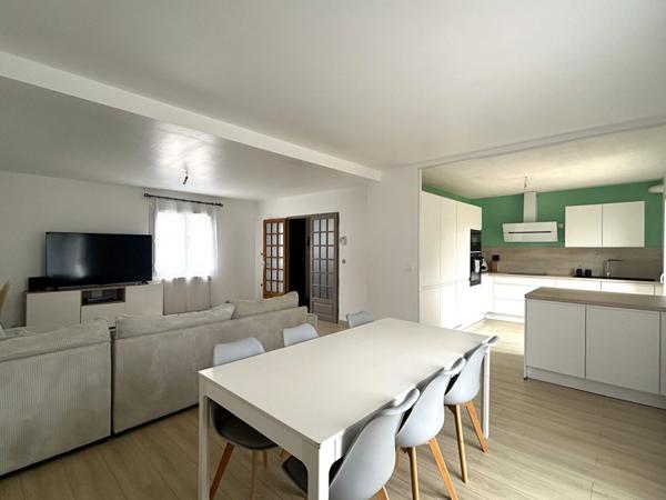 Maison individuelle Vert Saint Denis 6 pièces 140 m2 avec chambre au RDC