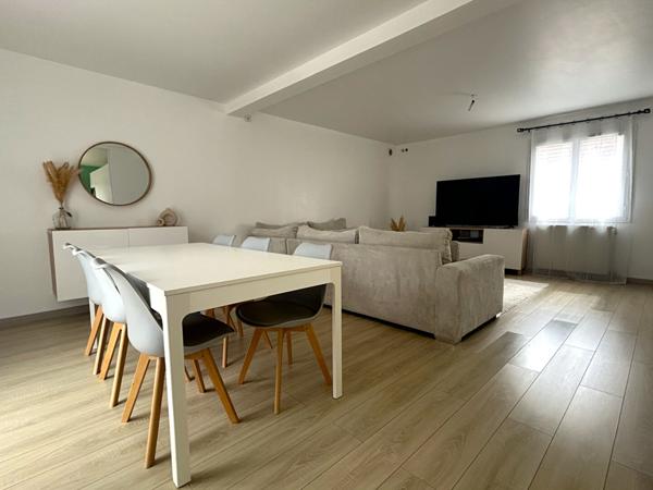 Maison individuelle Vert Saint Denis 6 pièces 140 m2 avec chambre au RDC