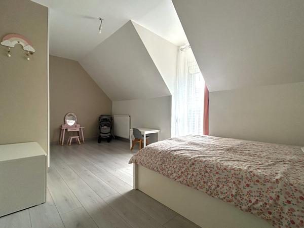 Maison individuelle Vert Saint Denis 6 pièces 140 m2 avec chambre au RDC