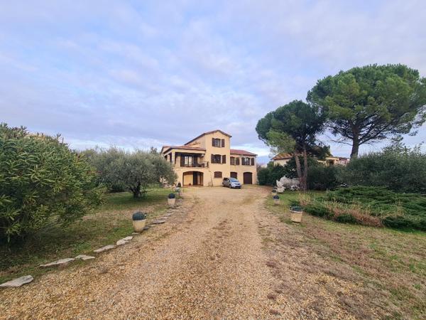 Alès - Maison familiale de caractère ? Fort potentiel