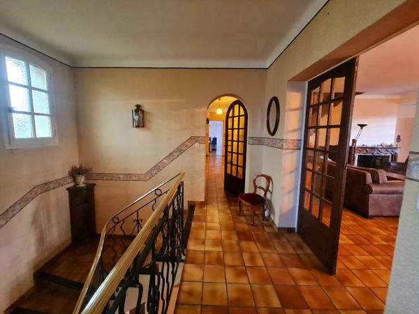 Alès - Maison familiale de caractère ? Fort potentiel