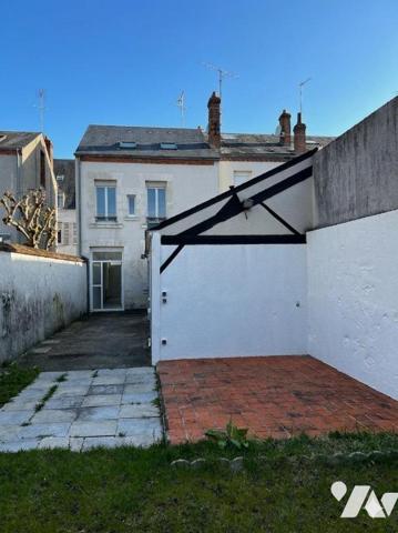 FLEURY LES AUBRAIS - MAISON DE VILLE 