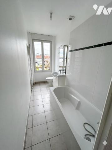 FLEURY LES AUBRAIS - MAISON DE VILLE 