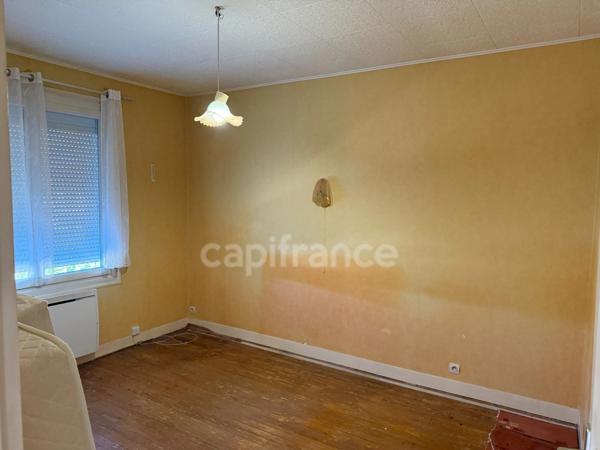 Maison à vendre 4 pièces de 65 m2 JOIGNY (89) 3 chambres sous sol Terrain de 754 m2