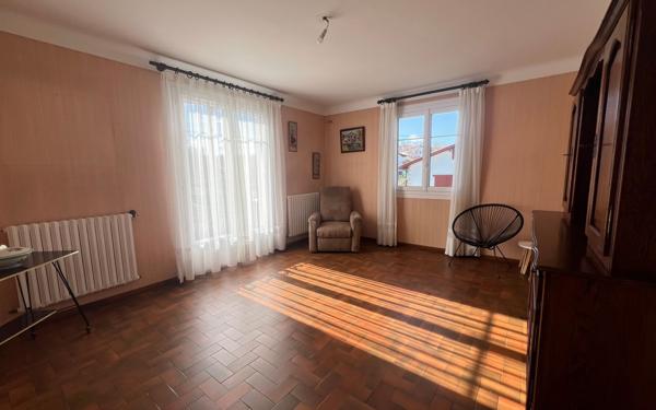 Maison à vendre    8 pièces • 184,80 m2 Ciboure