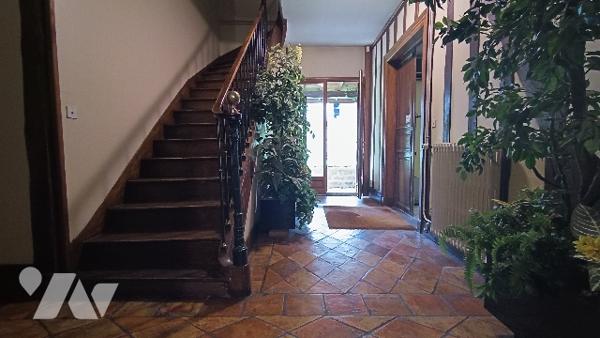 HYPER CENTRE
Ensemble immobilier offrant de nombreuses possibilités d'aménagement